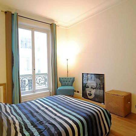 Champs Elysees Homestay - Air Conditioning Париж Номер фото