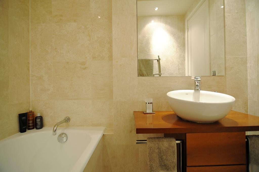Champs Elysees Homestay - Air Conditioning Париж Номер фото